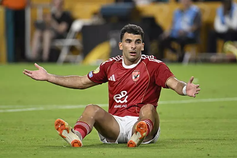 حازم إمام: زيزو لم يتواصل معي بعد انضمامه للأهلي، وأعرب عن أمنيتي في استمرار عبد المجيد مع الزمالك