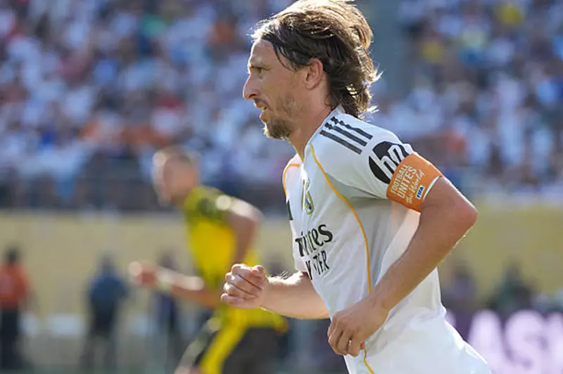 أليجري يُعلن عن صفقة انضمام مودريتش إلى ميلان بعد انتهاء كأس العالم للأندية