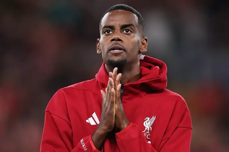 أليسون بيكر وإيزاك.. ليفربول يكشف تطورات إصابة لاعبيه